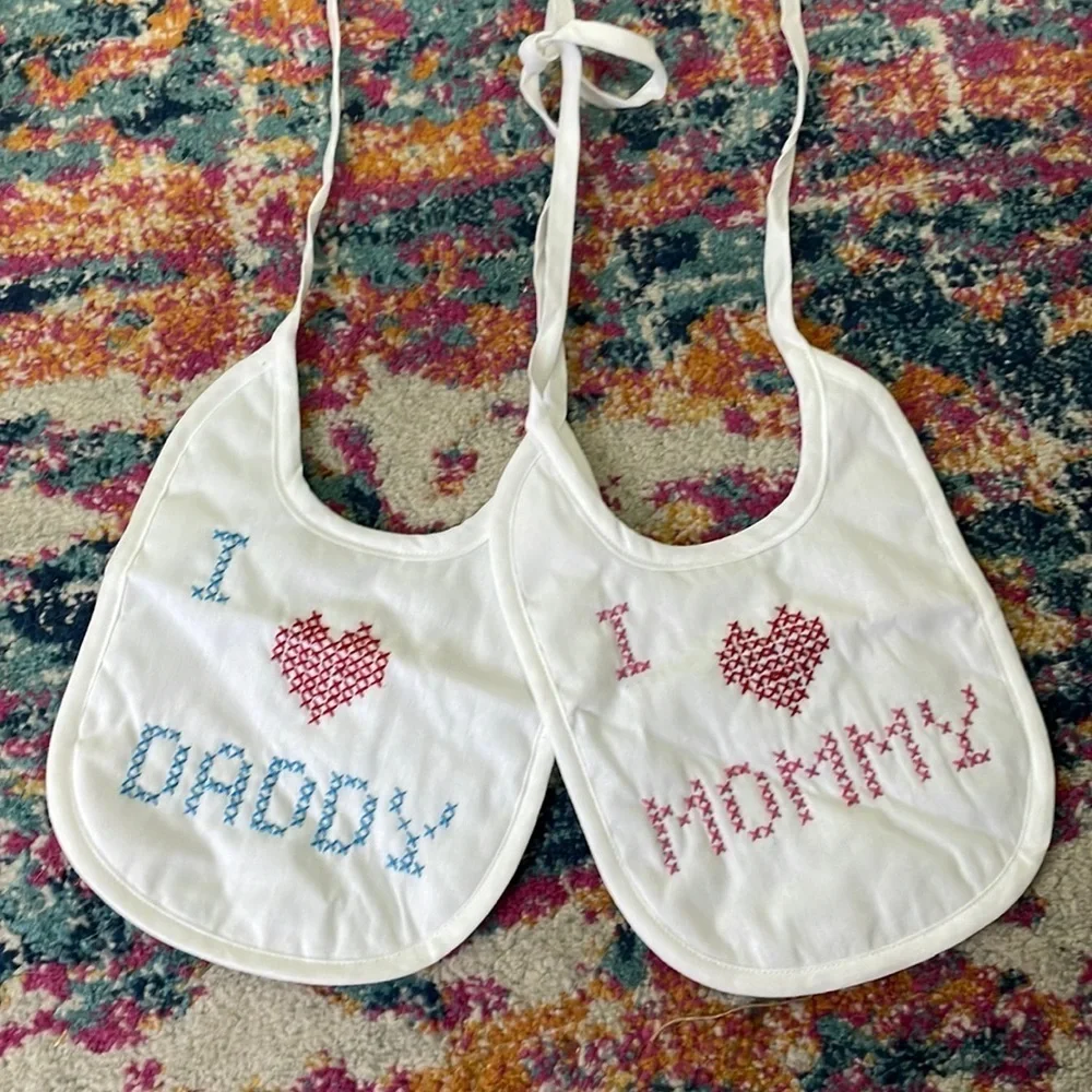 2 Baby Bibs Cross Stitch I Love Mommy I Love Daddy